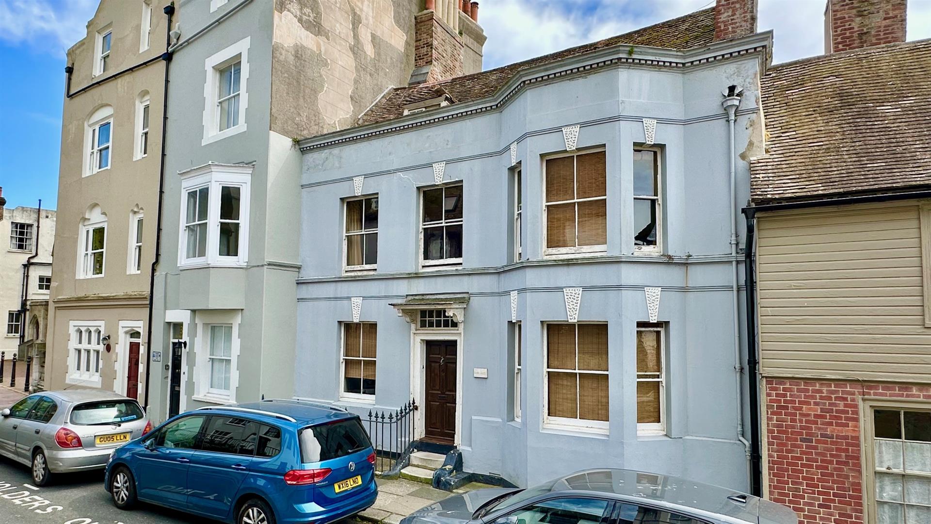 6 bed property in High Street, Old Town, Hastings